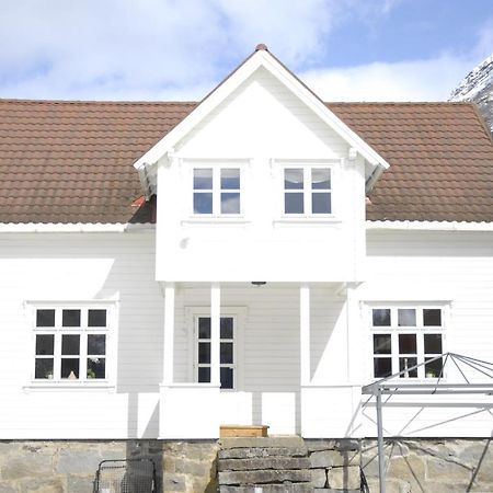 Comfortable House In Quiet Area Luster Εξωτερικό φωτογραφία